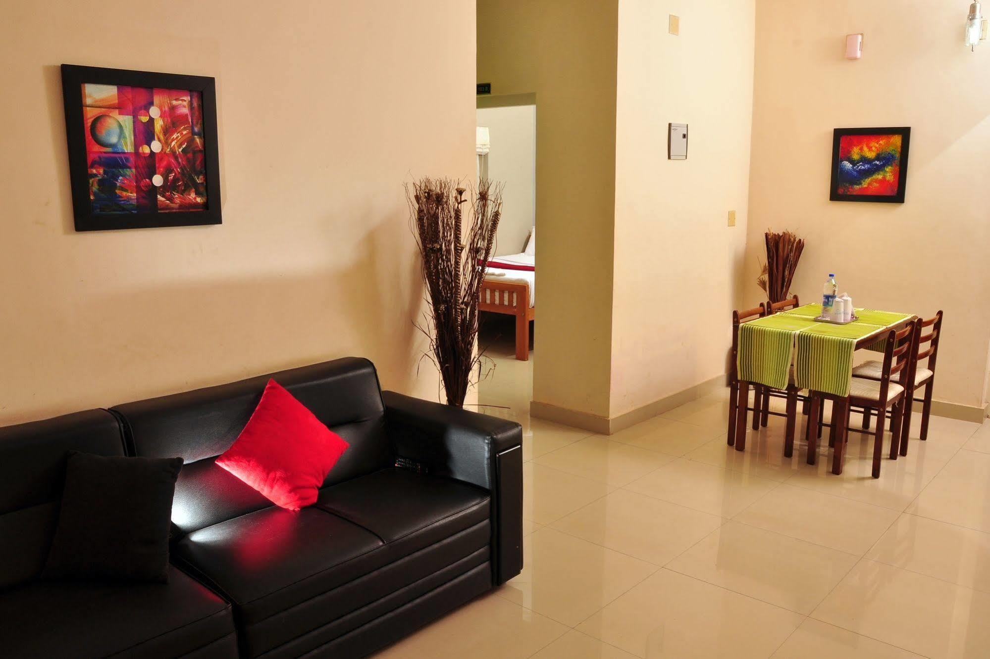 Wayanad Cliff Hotels Apartments กัลปัตตา ภายนอก รูปภาพ
