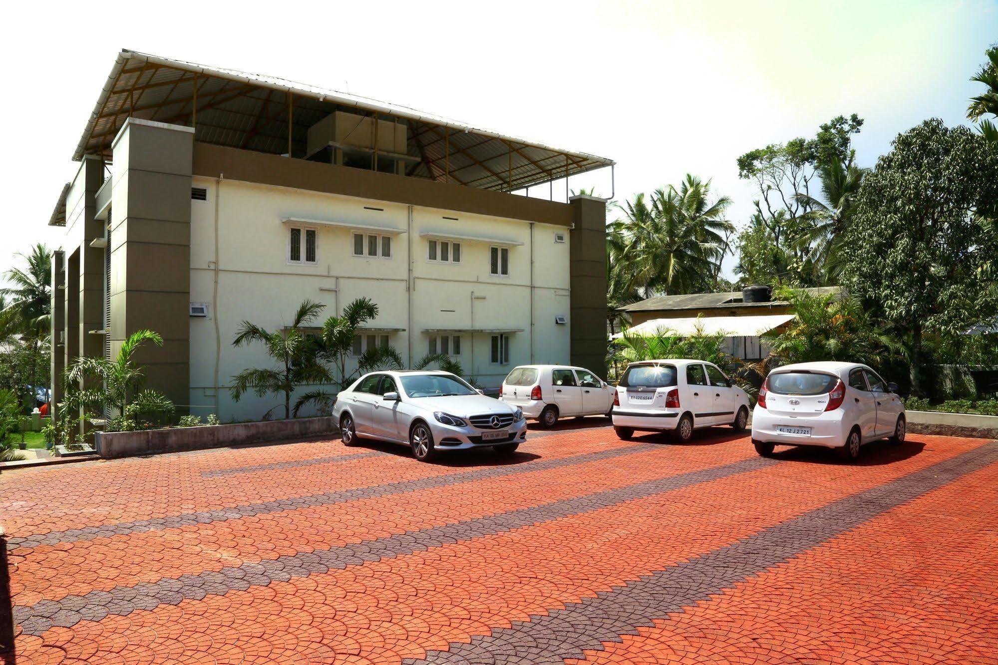 Wayanad Cliff Hotels Apartments กัลปัตตา ภายนอก รูปภาพ